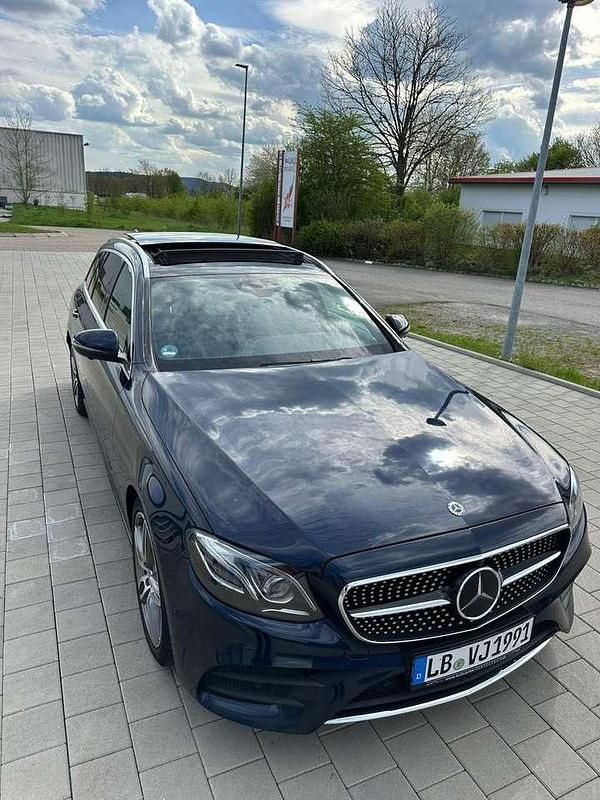 Gebraucht Mercedes E220 AMG line 194 PS (142 kW) 2019 Kombi