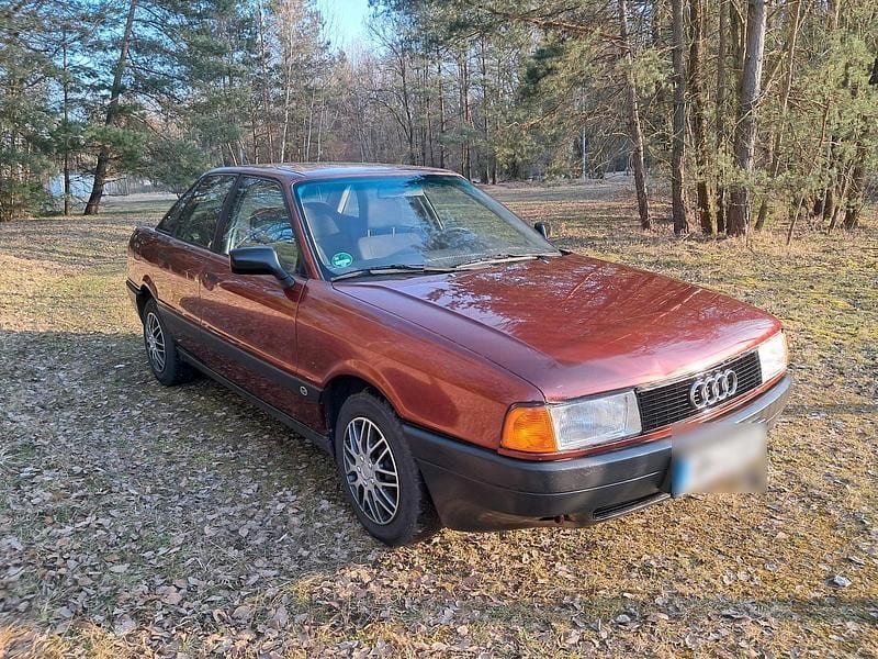 Second-hand Audi 80 70 CP (51 kW) 1990 Roșu Berlinǎ