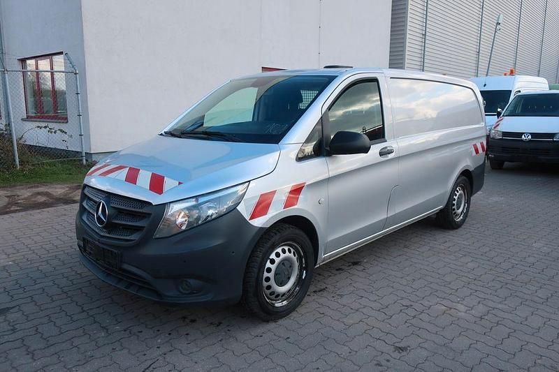 Gebraucht Mercedes Vito 136 PS (100 kW) 2016 Silber Van