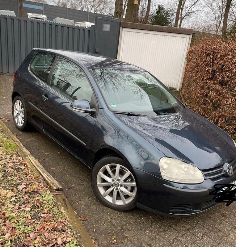 Gebraucht VW Golf V 105 PS (77 kW) 2004 Blau Kleinwagen