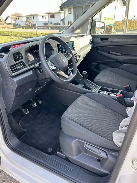 Gebraucht VW Caddy 102 PS (75 kW) 2021 Weiß Van / Kleinbus