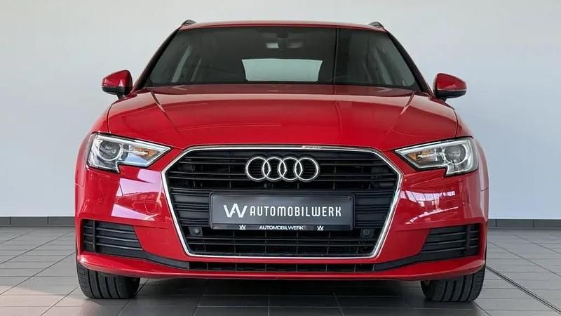 Rot tangorot metallic Gebraucht 2019 Audi A3 | 16.980 € (Superpreis) - Bild 1/3