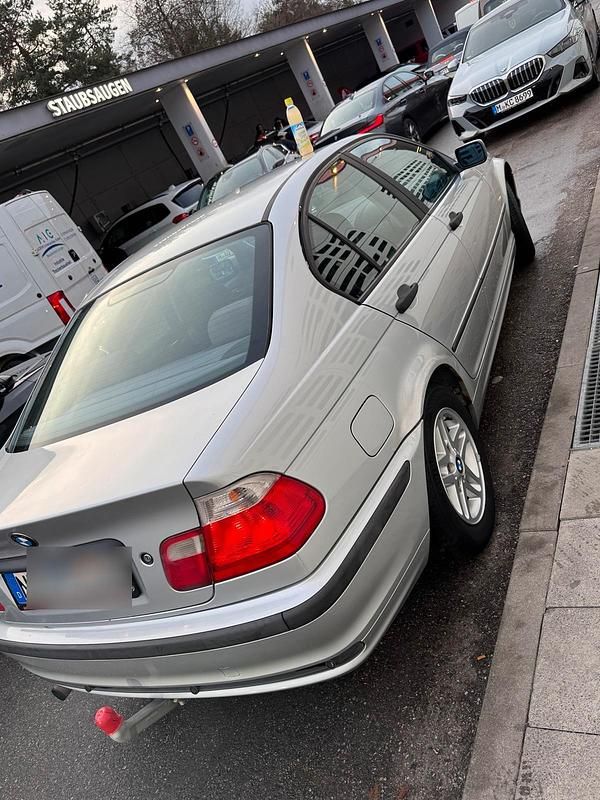 Silber Gebraucht 2001 BMW 316 Limousine | 2.999 € - Bild 1/4
