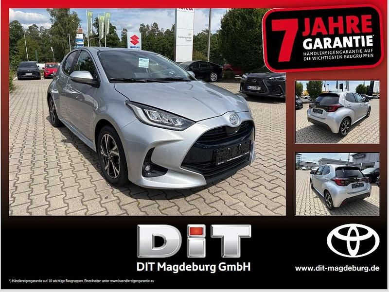 Silver metallic Neu 2025 Toyota Yaris Hybrid Comfort Kleinwagen | 25.290 € (Fairer Preis) - Bild 1/4