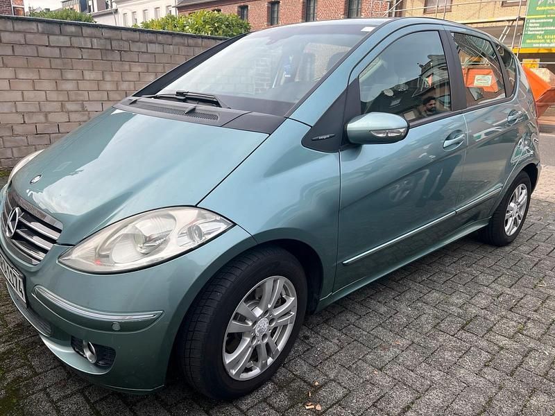 Grün Gebraucht 2005 Mercedes A180 Kleinwagen | 999 € - Bild 1/4