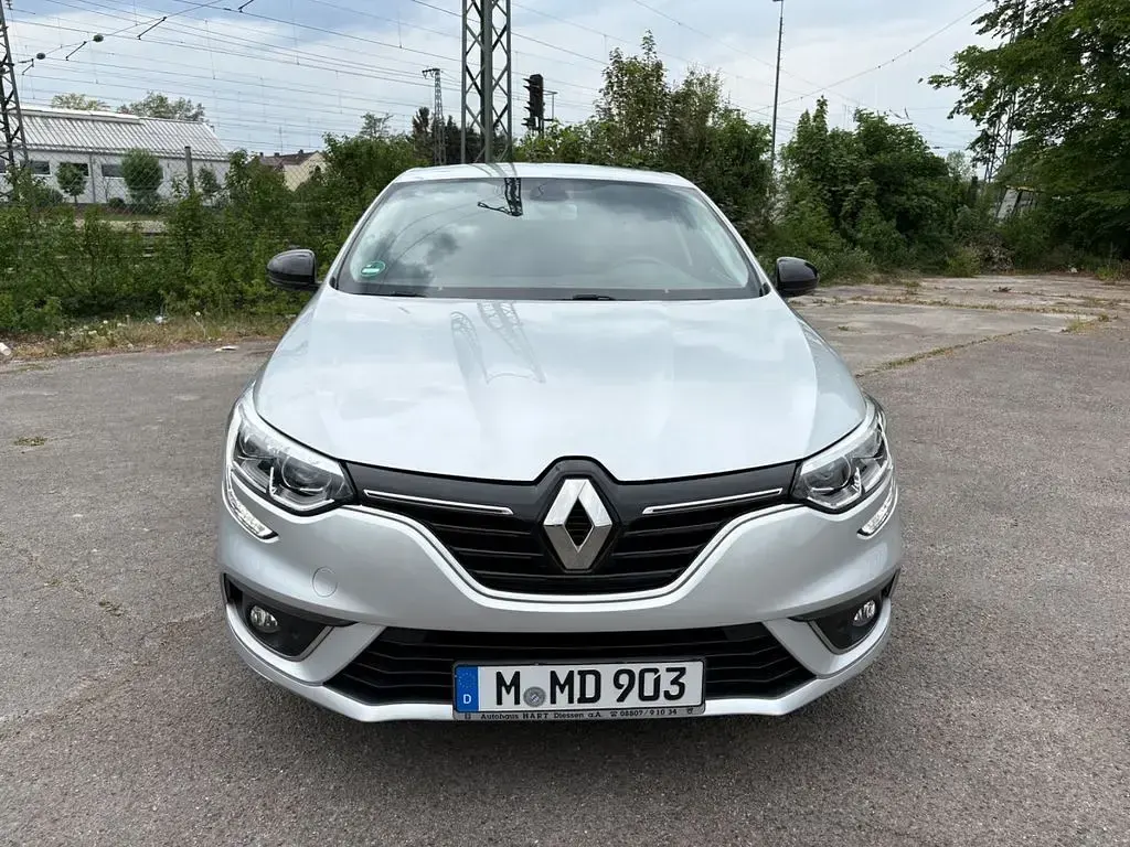 Gebraucht Renault Mégane IV LIMITED 140 PS (102 kW) 2019 Platingrau Limousine