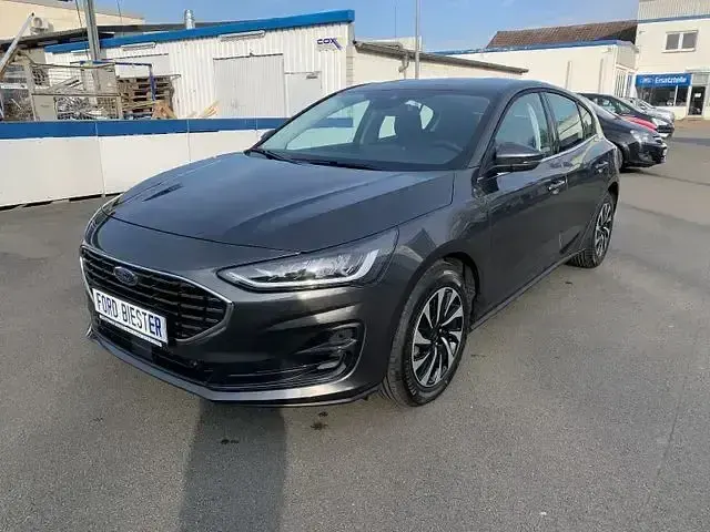 Gebraucht Ford Focus Titanium 125 PS (91 kW) 2023 Magneticgrau Limousine