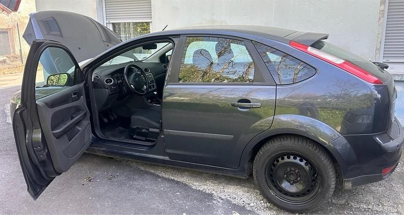 Second-hand Ford Focus 145 CP (106 kW) 2006 Gri Coupe