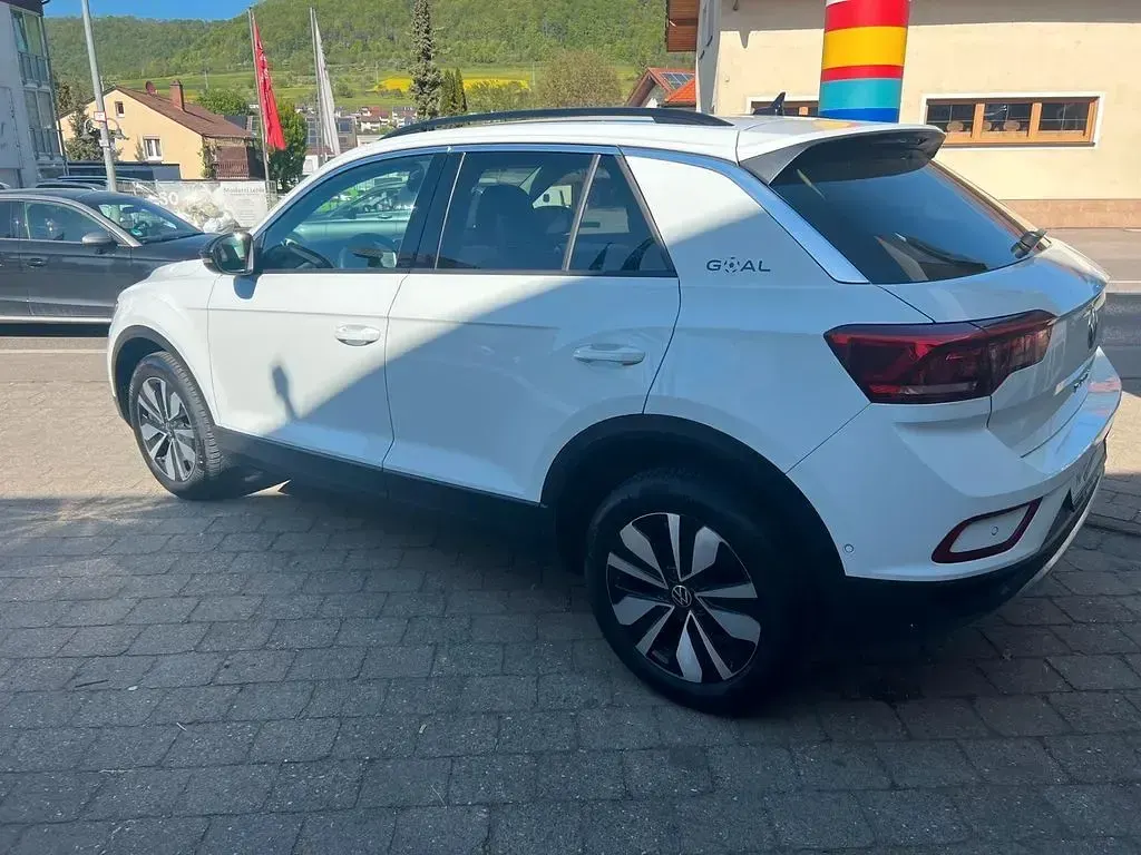 Używany VW T-Roc Goal 116 KM (85 kW) 2025 Biały SUV