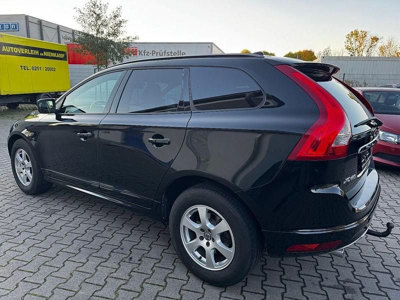 Gebraucht Volvo XC60 Kinetic 150 PS (110 kW) 2016 Schwarz SUV