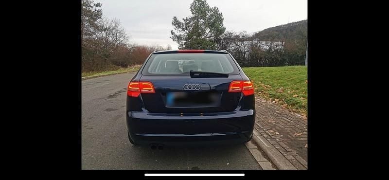 Gebraucht Audi A3 125 PS (91 kW) 2011 Blau Kleinwagen