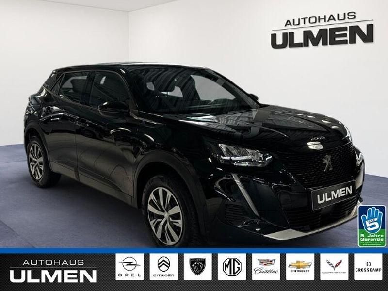 Gebraucht Peugeot e-2008 Active 100 kW (136 PS) 2023 Schwarz SUV