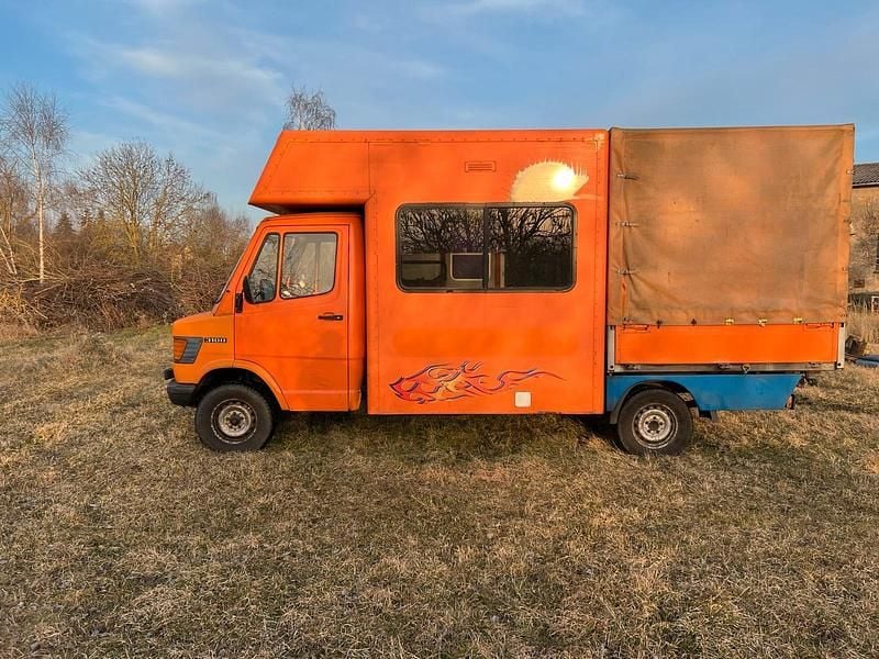 Gebraucht Mercedes T1 95 PS (69 kW) 1994 Orange Van