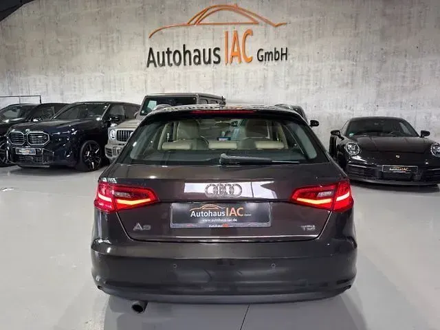 Używany Audi A3 Ambiente 105 KM (77 kW) 2014 Brązowy Sedan/Limuzyna