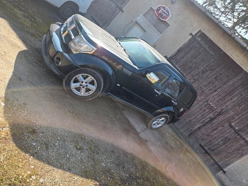 Gebraucht Dodge Nitro SXT 177 PS (130 kW) 2010 Schwarz SUV