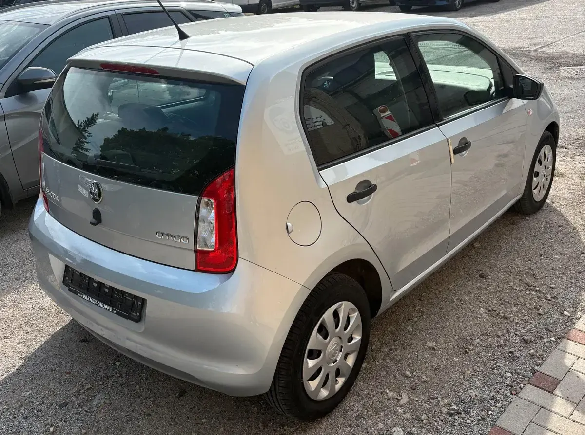 Gebraucht Skoda Citigo Active 60 PS (44 kW) 2015 Silber Kleinwagen