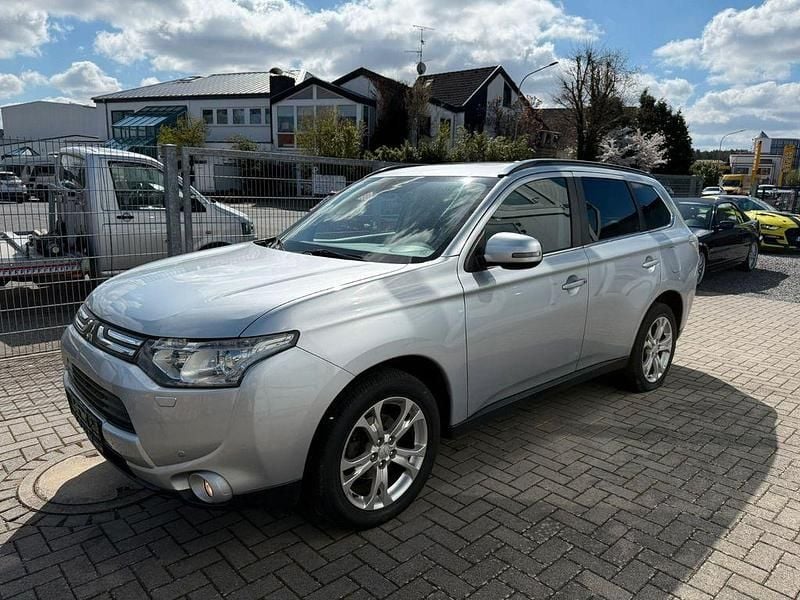 Gebraucht Mitsubishi Outlander Instyle 150 PS (110 kW) 2012 Silber SUV