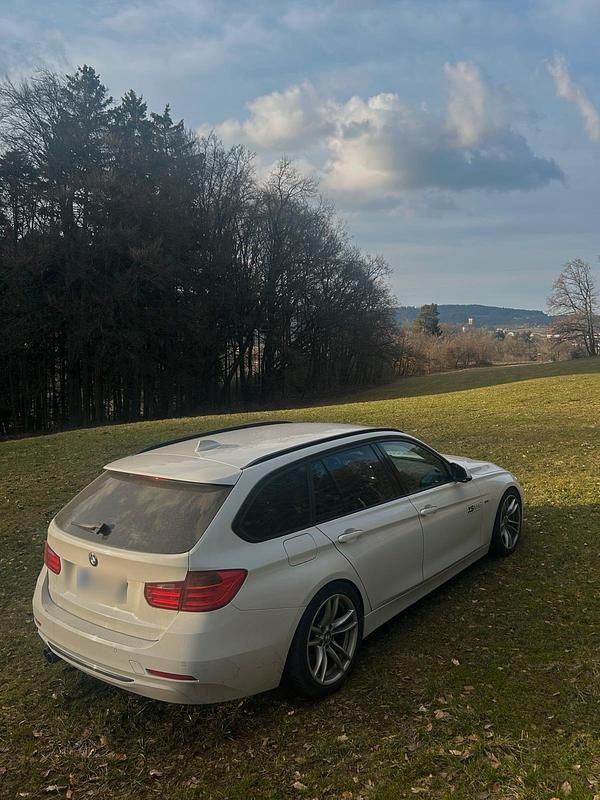 Gebraucht BMW 330 258 PS (189 kW) 2012 Weiß Kombi