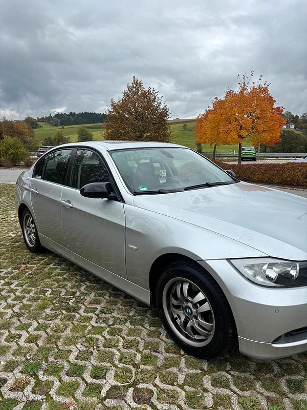 Gebraucht 2007 BMW 318 Limousine | 3.100 € - Bild 1/4