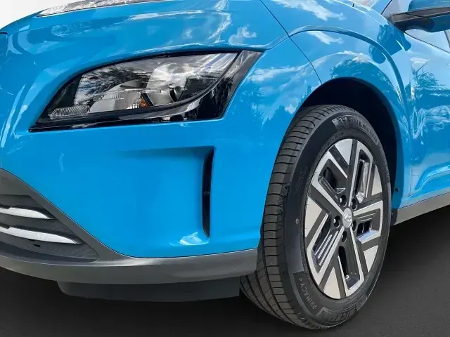 Gebraucht Hyundai Kona Select 100 kW (136 PS) 2023 Blau SUV