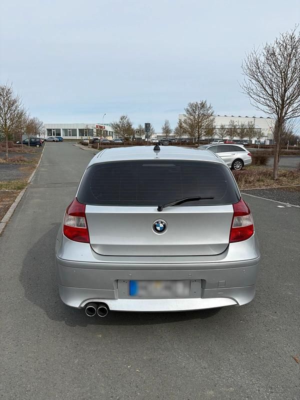 Gebraucht BMW 118 129 PS (94 kW) 2005 Silber Kleinwagen
