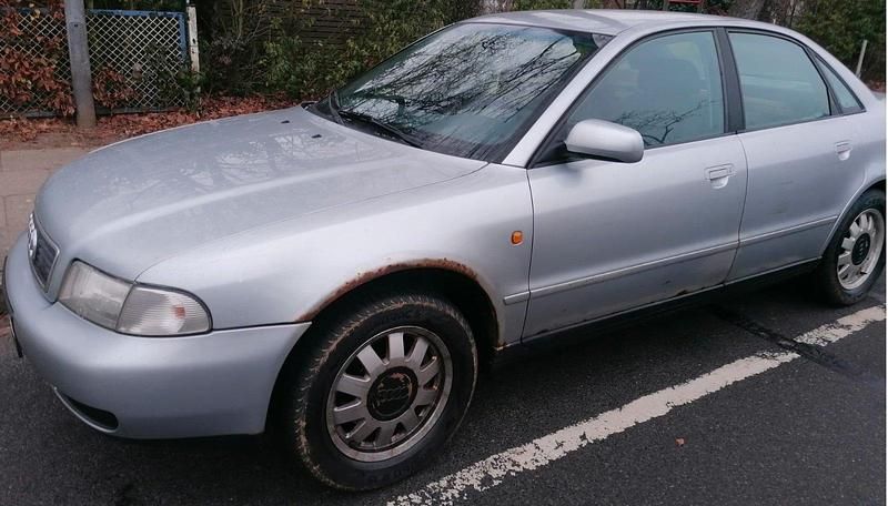 Gebraucht Audi A4 100 PS (73 kW) 1998 Silber Limousine