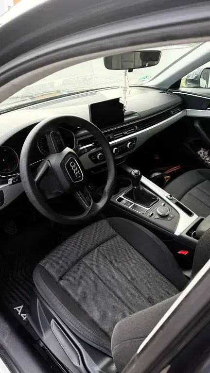Gebraucht Audi A4 150 PS (110 kW) 2017 Grau Limousine