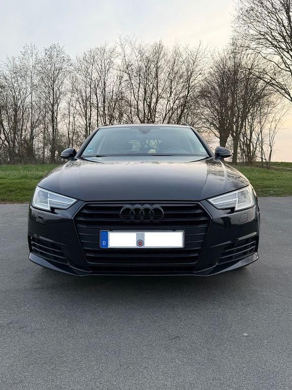 Gebraucht Audi A4 150 PS (110 kW) 2018 Schwarz Kombi