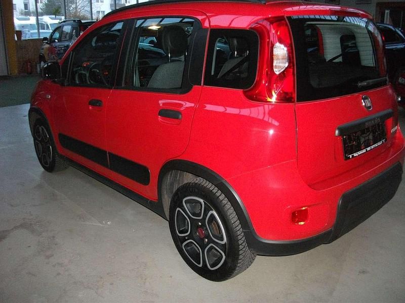 Gebraucht Fiat Panda Red 69 PS (50 kW) 2021 Rot Kombi