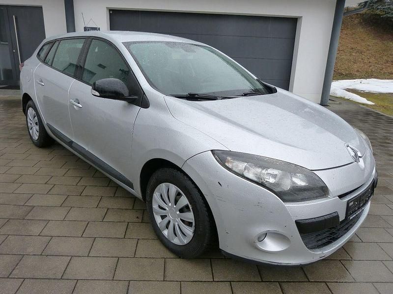 Gebraucht Renault Mégane III 110 PS (80 kW) 2014 Grau Limousine
