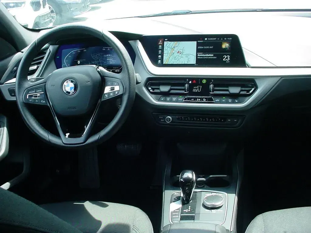 Gebraucht BMW 118 136 PS (100 kW) 2023 Schwarz Kleinwagen