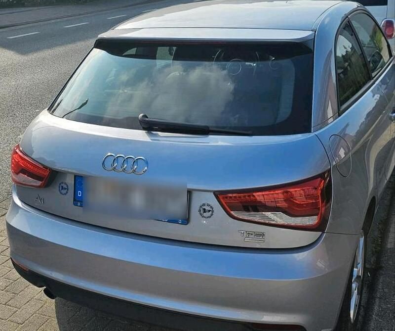 Grau Gebraucht 2017 Audi A1 Kleinwagen | 13.333 € (Etwas zu teuer) - Bild 1/4