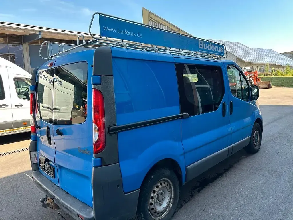 Gebraucht Renault Trafic 90 PS (66 kW) 2008 Blau Van / Kleinbus