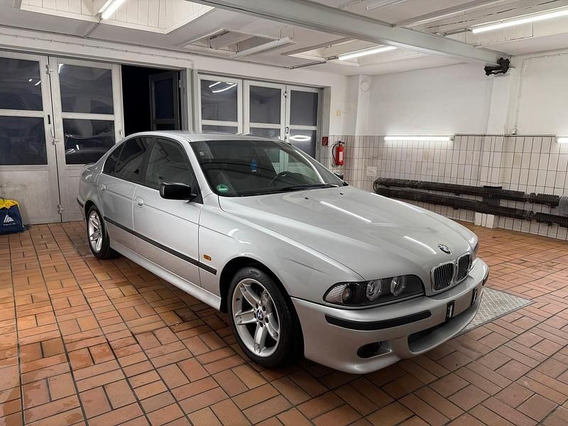 Silber Gebraucht 1999 BMW 523 M Sport Limousine | 6.300 € (Teuer) - Bild 1/4