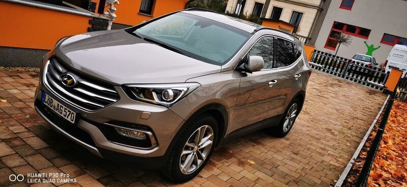 Beige Gebraucht 2017 Hyundai Santa Fe Premium SUV | 18.500 € (Guter Preis) - Bild 1/4