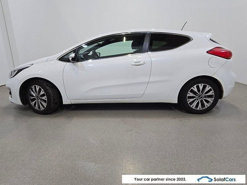 Gebraucht Kia ProCeed 110 PS (80 kW) 2015 Weiß Limousine