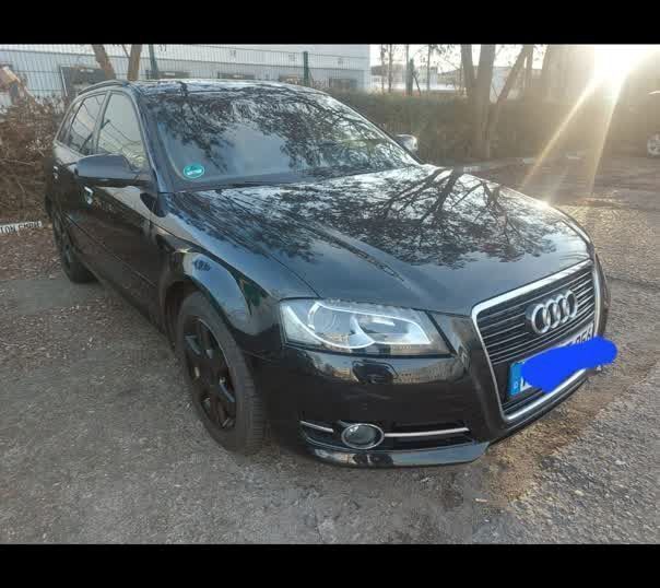 Schwarz Gebraucht 2011 Audi A3 Sportback S-Line Limousine | 8.999 € (Guter Preis) - Bild 1/4