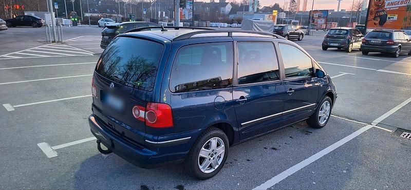 Gebraucht VW Sharan 131 PS (96 kW) 2004 Blau Van / Kleinbus