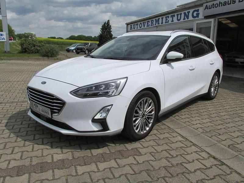 Frost weiß Gebraucht 2019 Ford Focus Titanium Kombi | 16.450 € (Etwas zu teuer) - Bild 1/4