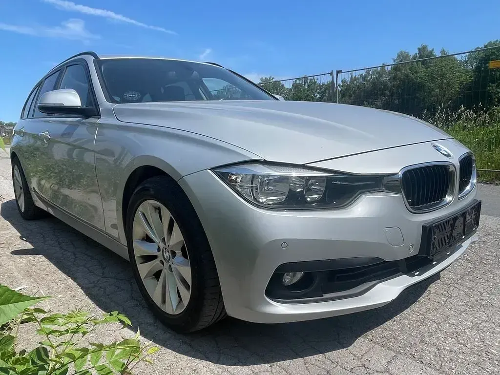Gebraucht BMW 318 150 PS (110 kW) 2016 Silber Kombi
