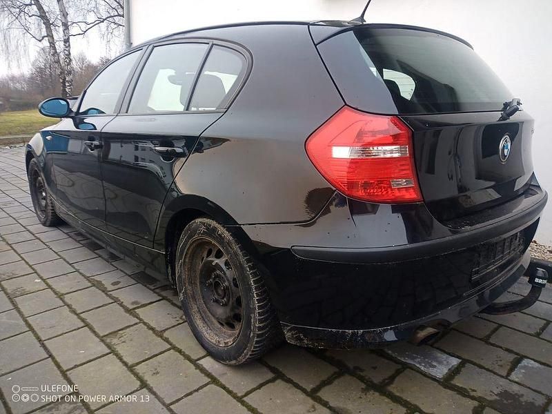 Gebraucht BMW 116 122 PS (89 kW) 2009 Schwarz Kleinwagen