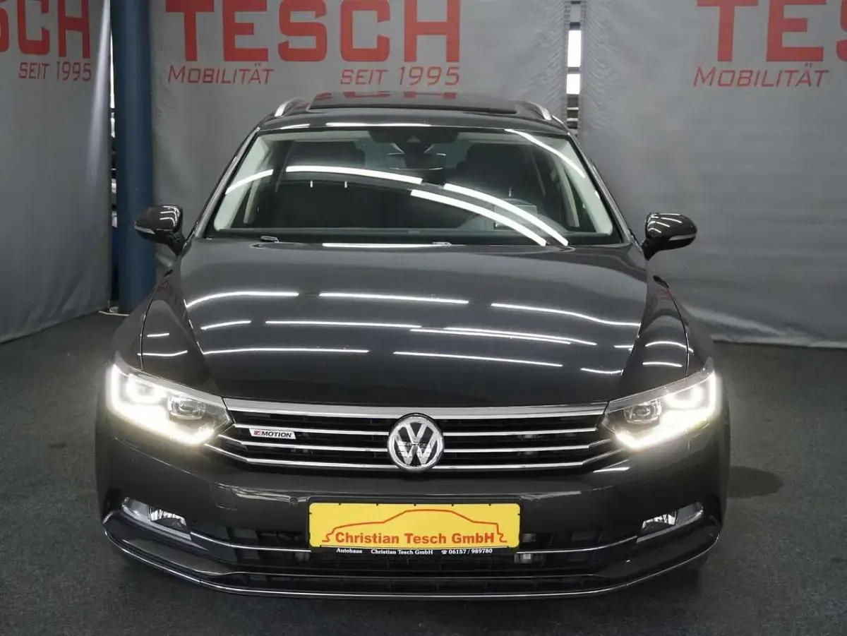 Używany VW Passat Highline 239 KM (175 kW) 2018 Szary Kombi