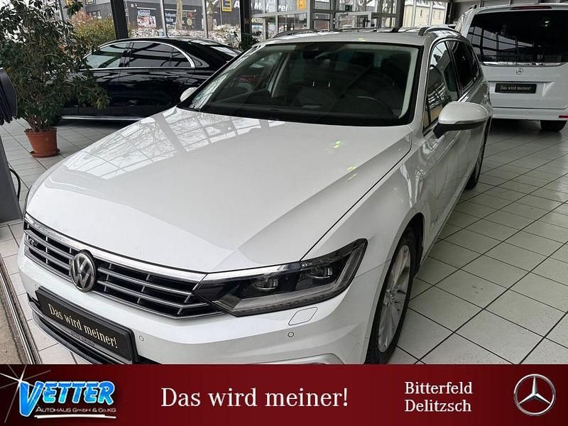 Weiß Gebraucht 2018 VW Passat Highline Kombi | 19.900 € (Fairer Preis) - Bild 1/4
