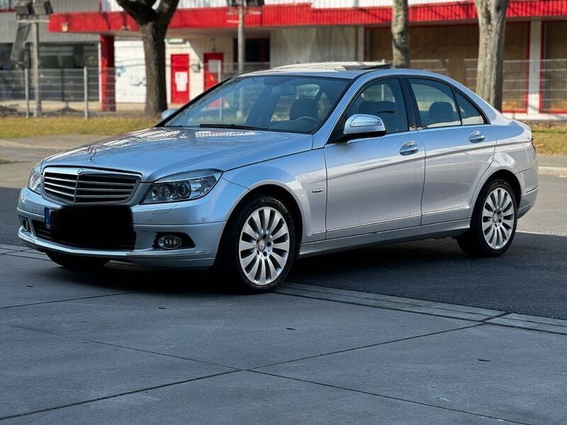 Silber Gebraucht 2008 Mercedes C320 Elegance Limousine | 6.990 € (Superpreis) - Bild 1/4