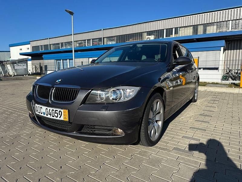 Gebraucht BMW 320 Sport Line 163 PS (119 kW) 2007 Grau Kombi