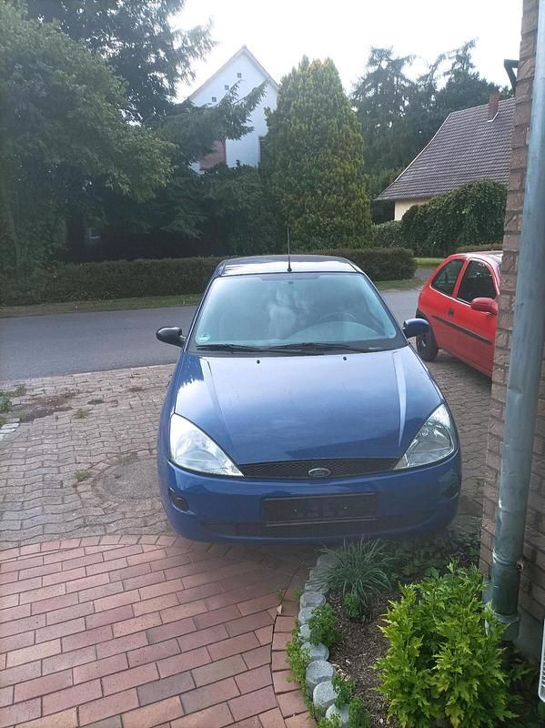 Blau Gebraucht 1999 Ford Focus Kleinwagen | 1.000 € (Guter Preis) - Bild 1/4