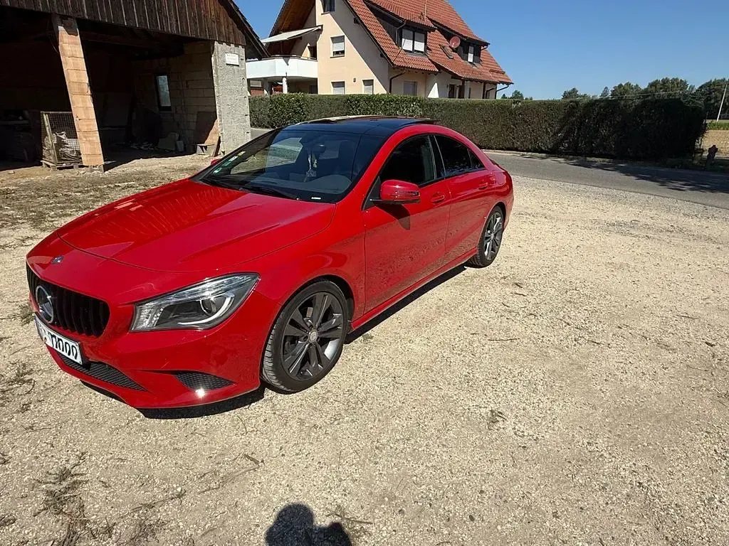 Gebraucht Mercedes CLA200 156 PS (114 kW) 2013 Rot Coupé