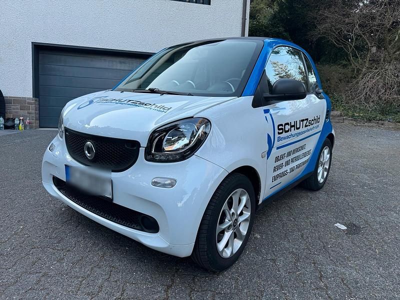 Weiß Gebraucht 2015 Smart ForTwo Coupé Kleinwagen | 4.100 € - Bild 1/4
