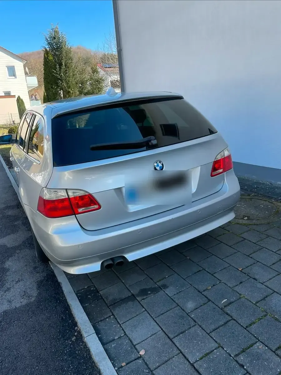 Gebraucht BMW 523 177 PS (130 kW) 2005 Silber Kombi