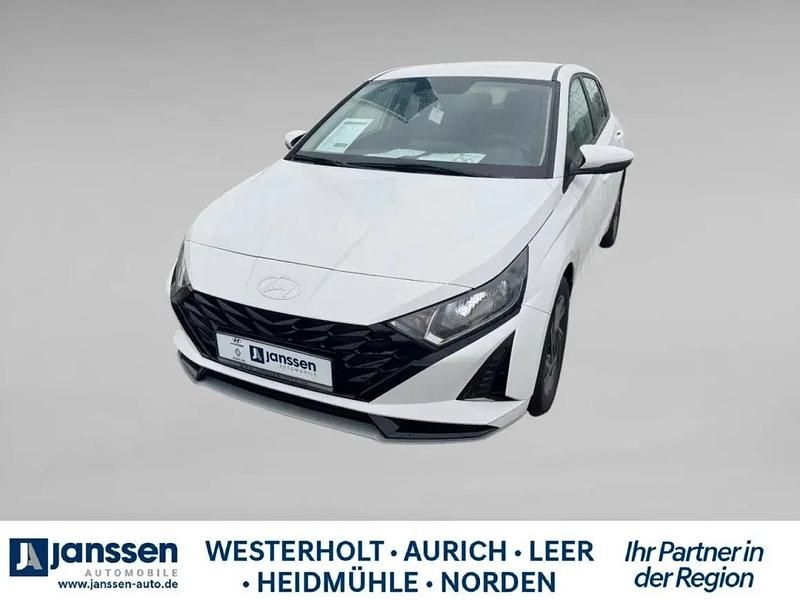 Weiß Neu 2025 Hyundai i20 Trend Limousine | 22.990 € (Etwas zu teuer) - Bild 1/1